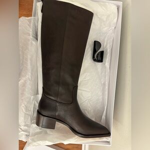 * Fresh out the box * Larroude Florencia Boot in Brown Leather